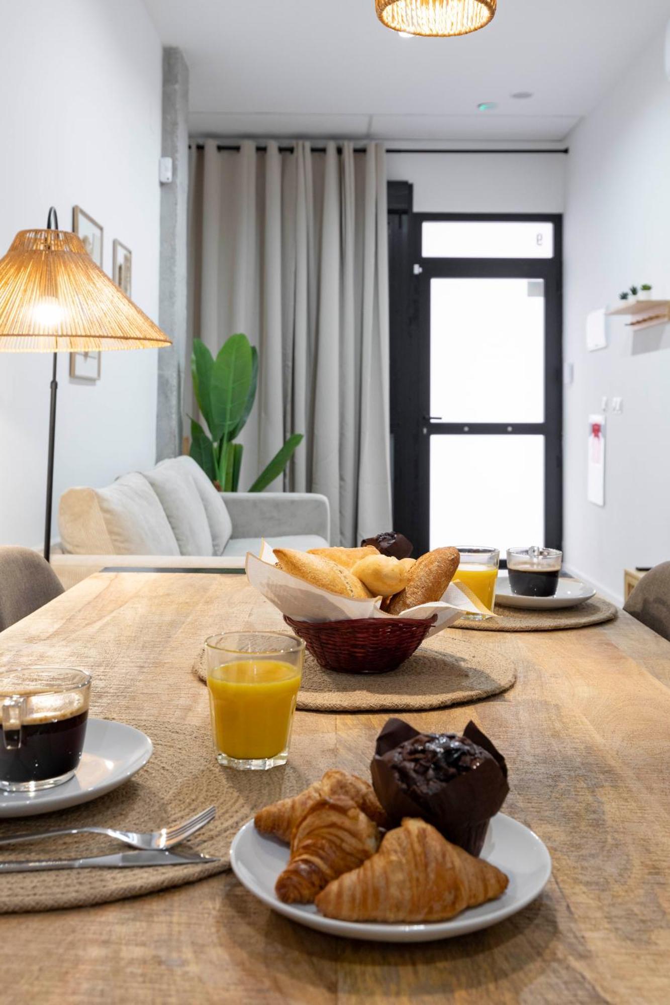 Travel Habitat Mediterranean Suites Valencia Eksteriør billede