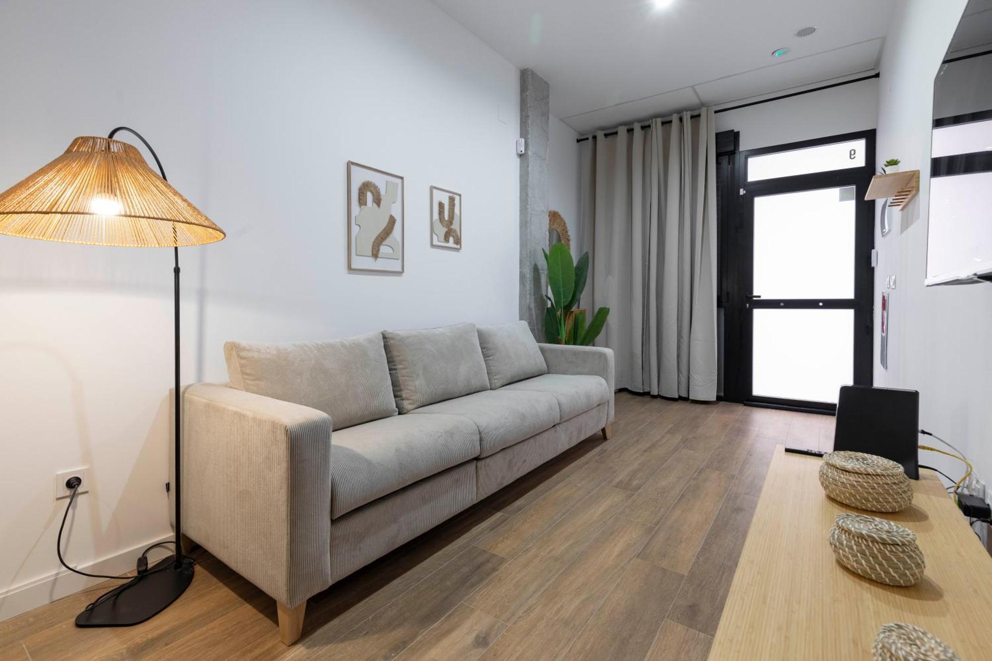 Travel Habitat Mediterranean Suites Valencia Eksteriør billede