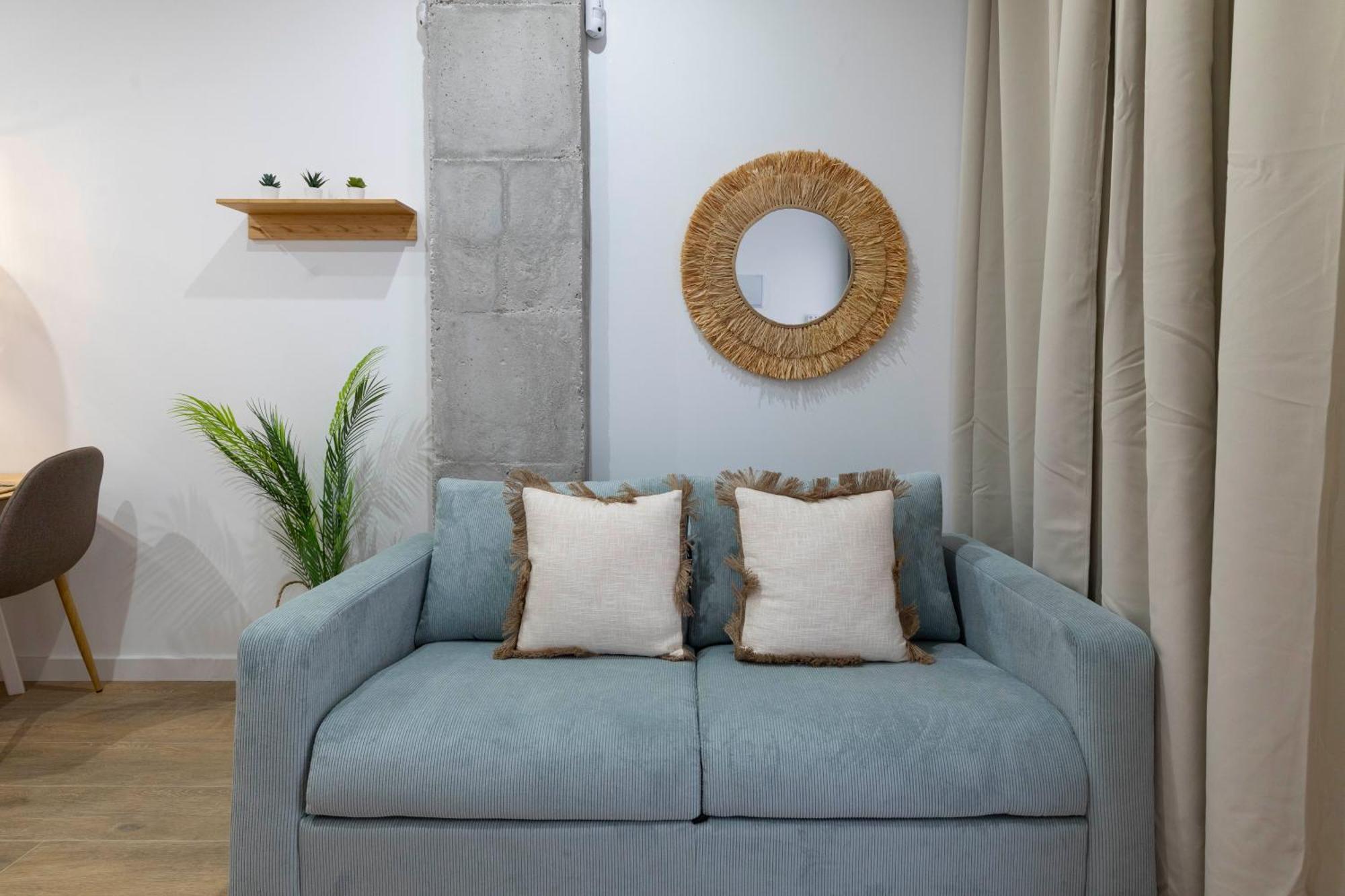 Travel Habitat Mediterranean Suites Valencia Eksteriør billede