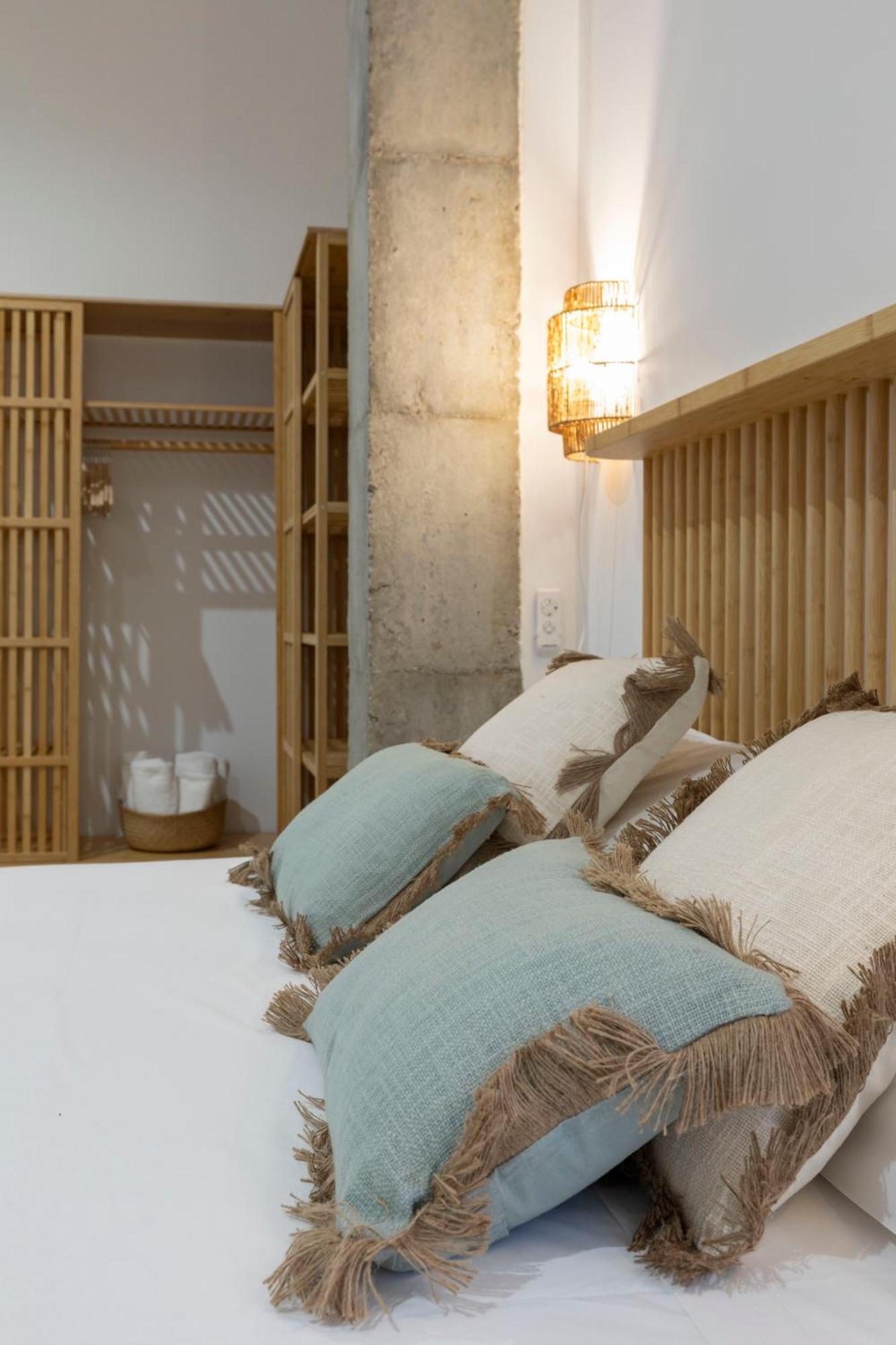 Travel Habitat Mediterranean Suites Valencia Eksteriør billede