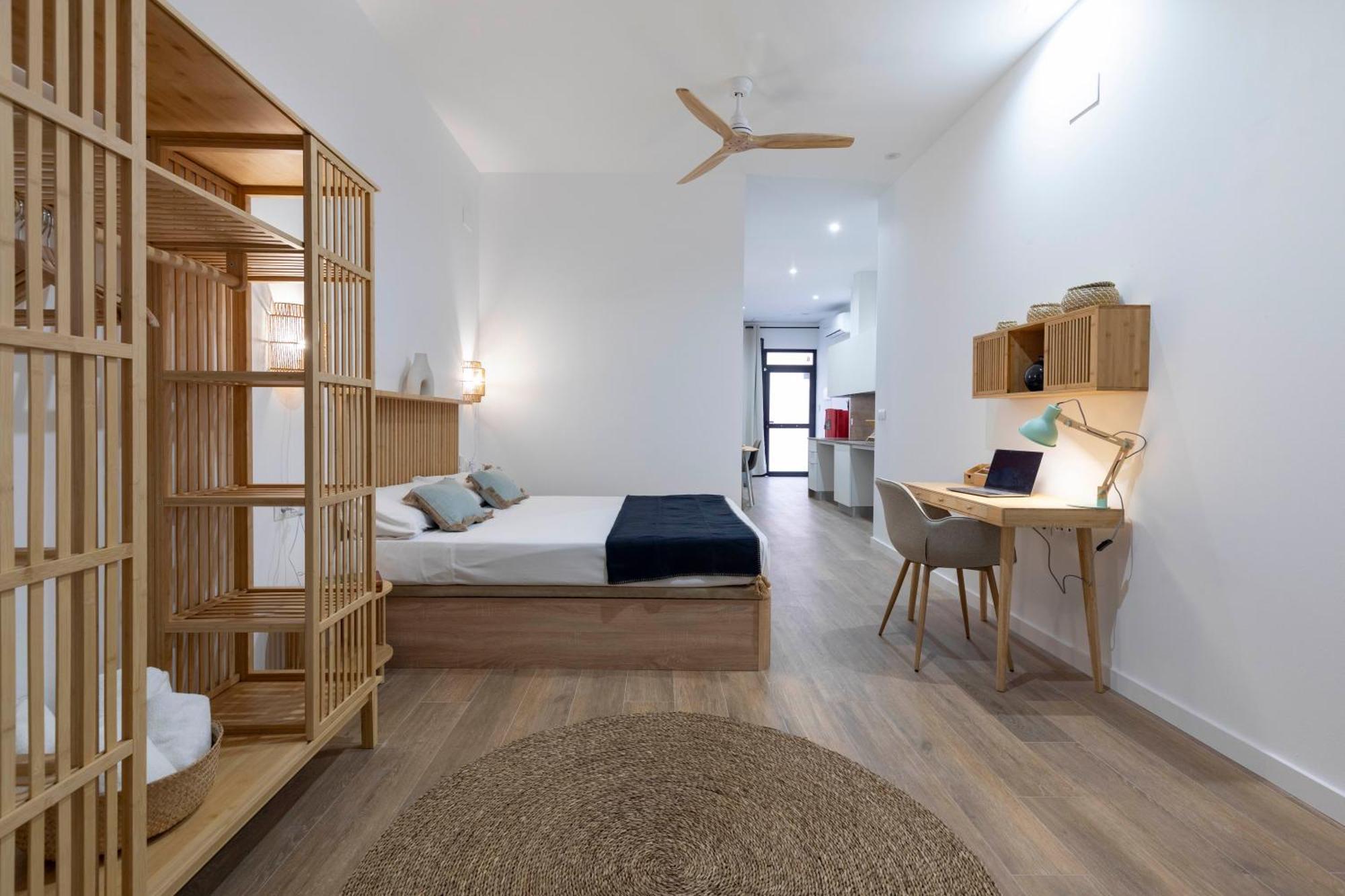 Travel Habitat Mediterranean Suites Valencia Eksteriør billede