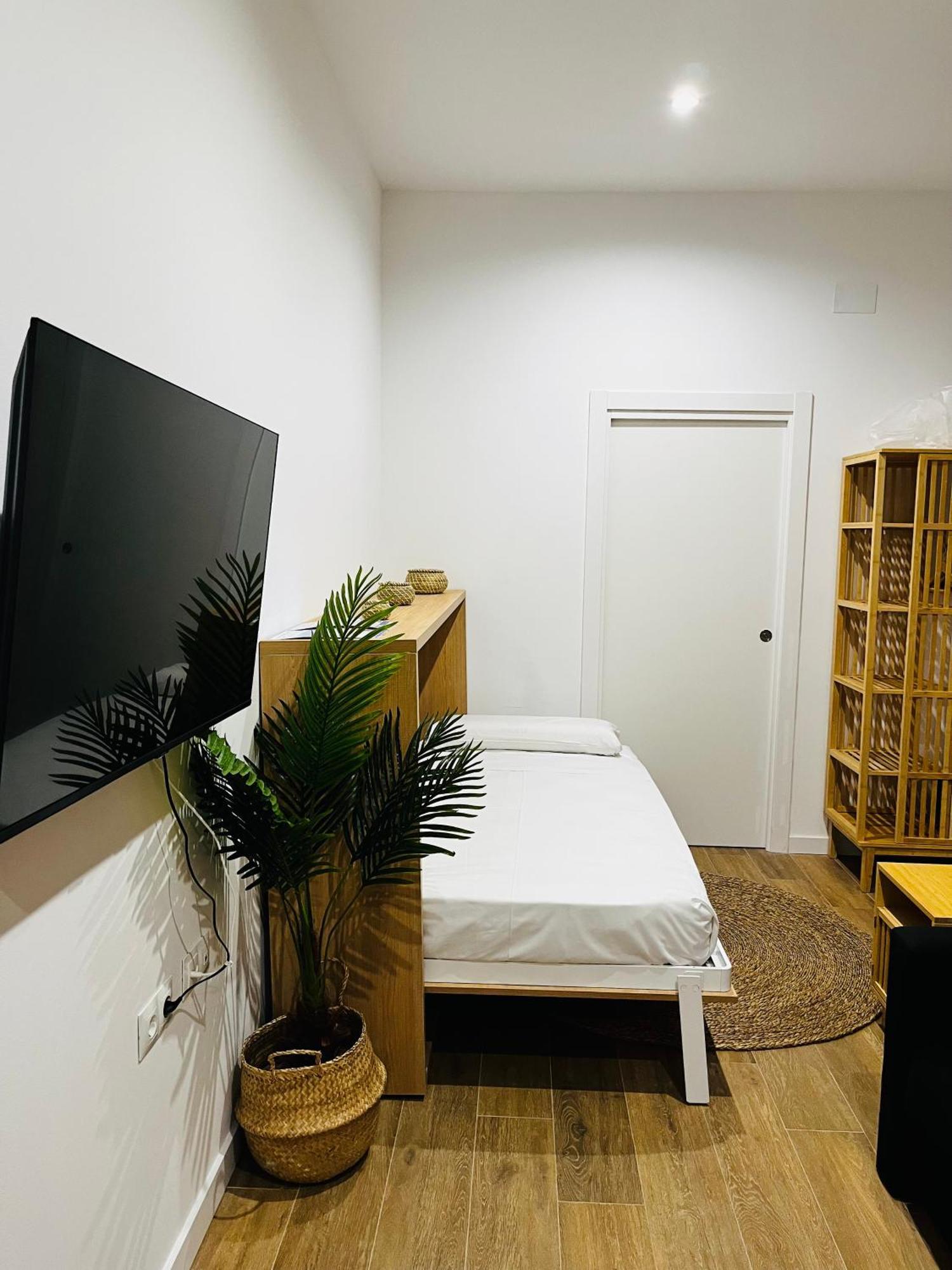 Travel Habitat Mediterranean Suites Valencia Eksteriør billede