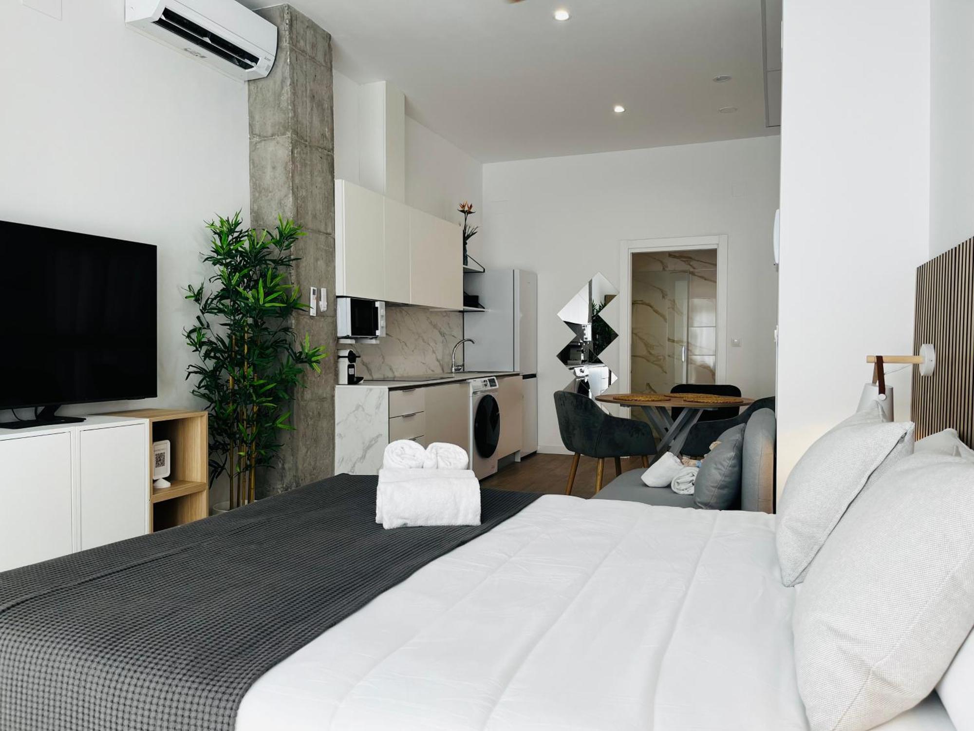 Travel Habitat Mediterranean Suites Valencia Eksteriør billede